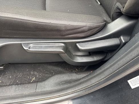 Used 2016 Honda HR-V LX image 16