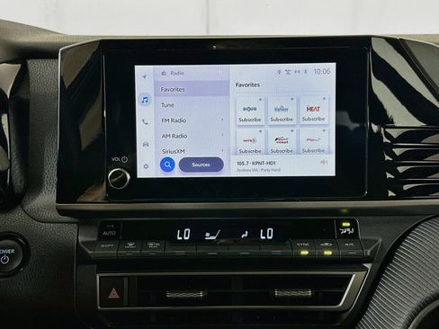 Used 2025 Toyota Camry SE FWD image 23