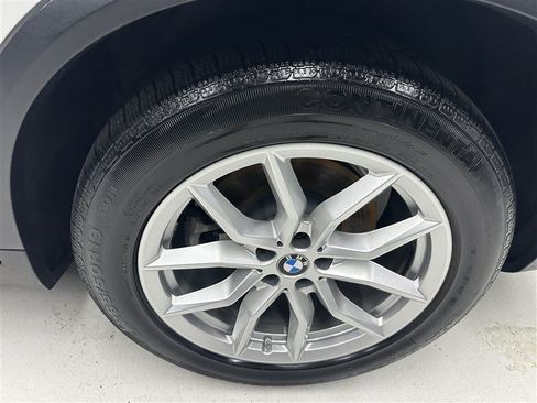 Used 2019 BMW X5 xDrive40i w/ Convenience Package AWD/4WD image 17
