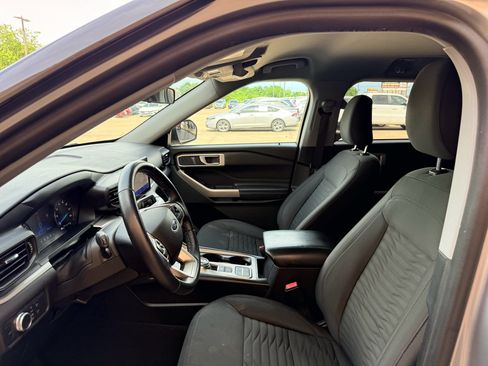 Used 2021 Ford Explorer XLT RWD image 9