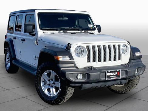Used 2019 Jeep Wrangler Unlimited Sport S AWD/4WD image 3