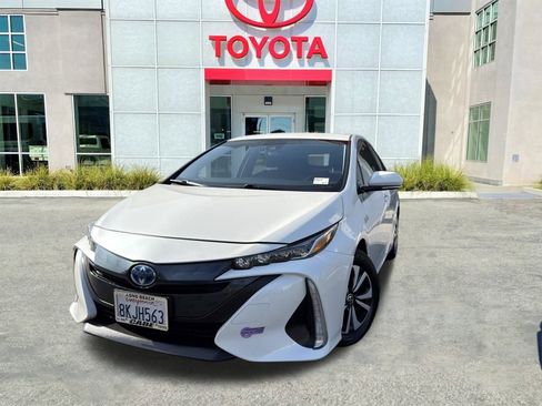 Certified 2019 Toyota Prius Prime Plus image 5