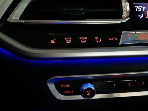 Used 2020 BMW X7 xDrive40i w/ Premium Package image 24