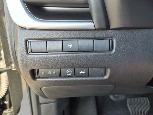 Certified 2026 Nissan Rogue SV FWD image 30