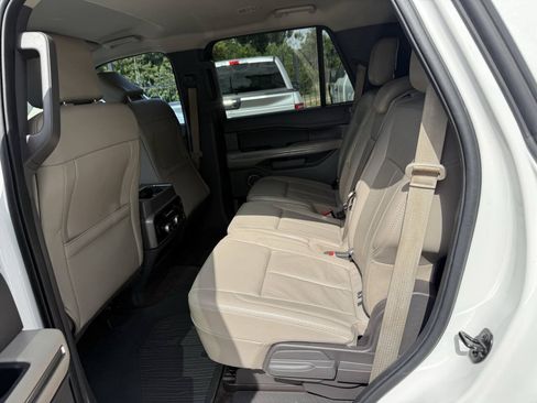 Used 2020 Ford Expedition XLT w/ Equipment Group 202A RWD image 13