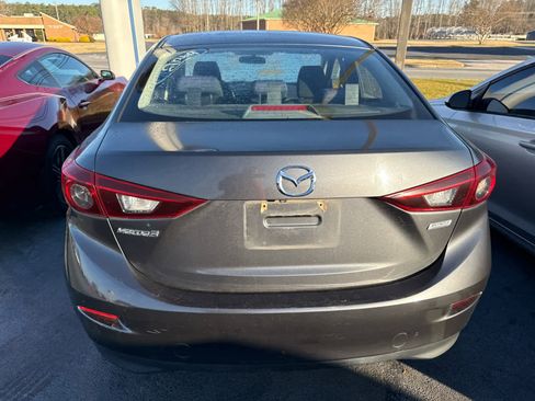 Used 2016 MAZDA MAZDA3 i Sport image 18