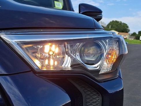 Used 2023 Toyota 4Runner TRD Off-Road Premium w/ Off Road Premium Plus Package AWD/4WD image 9
