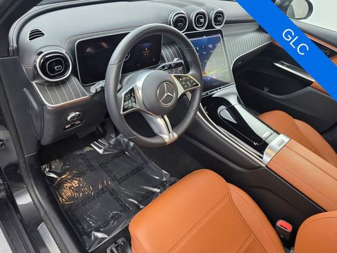 Used 2024 Mercedes-Benz GLC 300 4MATIC image 10