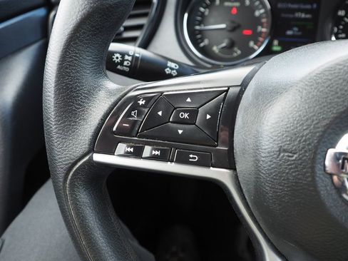 Used 2019 Nissan Rogue S FWD image 26
