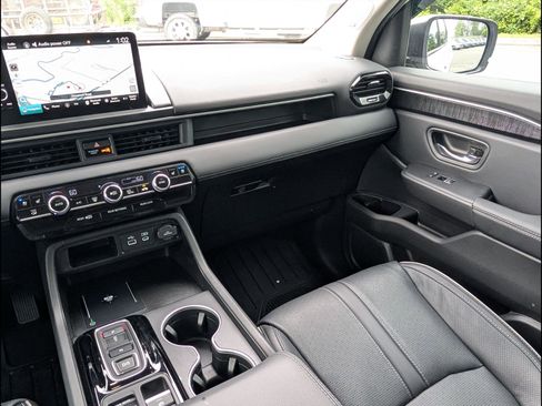 Certified 2024 Honda Pilot Elite image 9