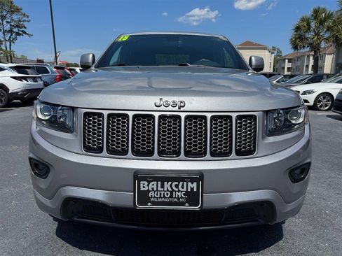 Used 2015 Jeep Grand Cherokee Altitude AWD/4WD image 3