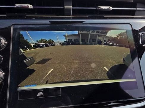 Used 2023 Chevrolet Bolt EUV LT w/ Driver Confidence Package FWD image 5