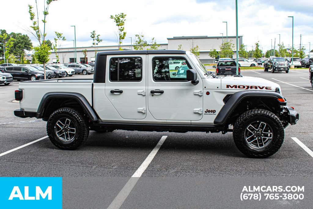 Used 2026 Jeep Gladiator Mojave AWD/4WD image 8