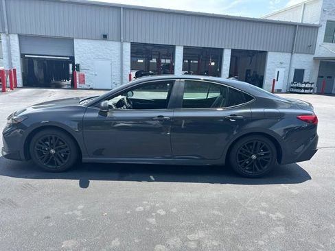 Used 2025 Toyota Camry SE w/ Convenience Package FWD image 8