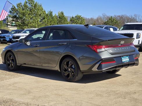 New 2026 Hyundai Elantra SEL Sport Premium FWD image 4