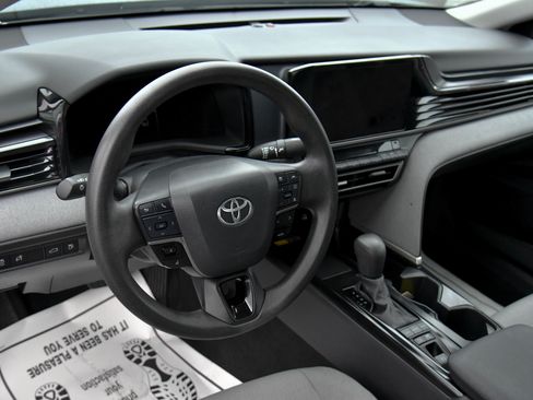 Used 2025 Toyota Camry LE image 16