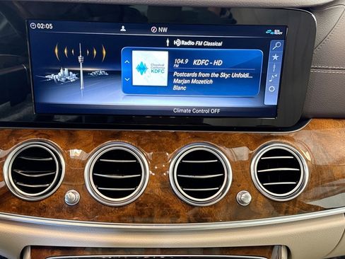 Used 2019 Mercedes-Benz E 300 image 15