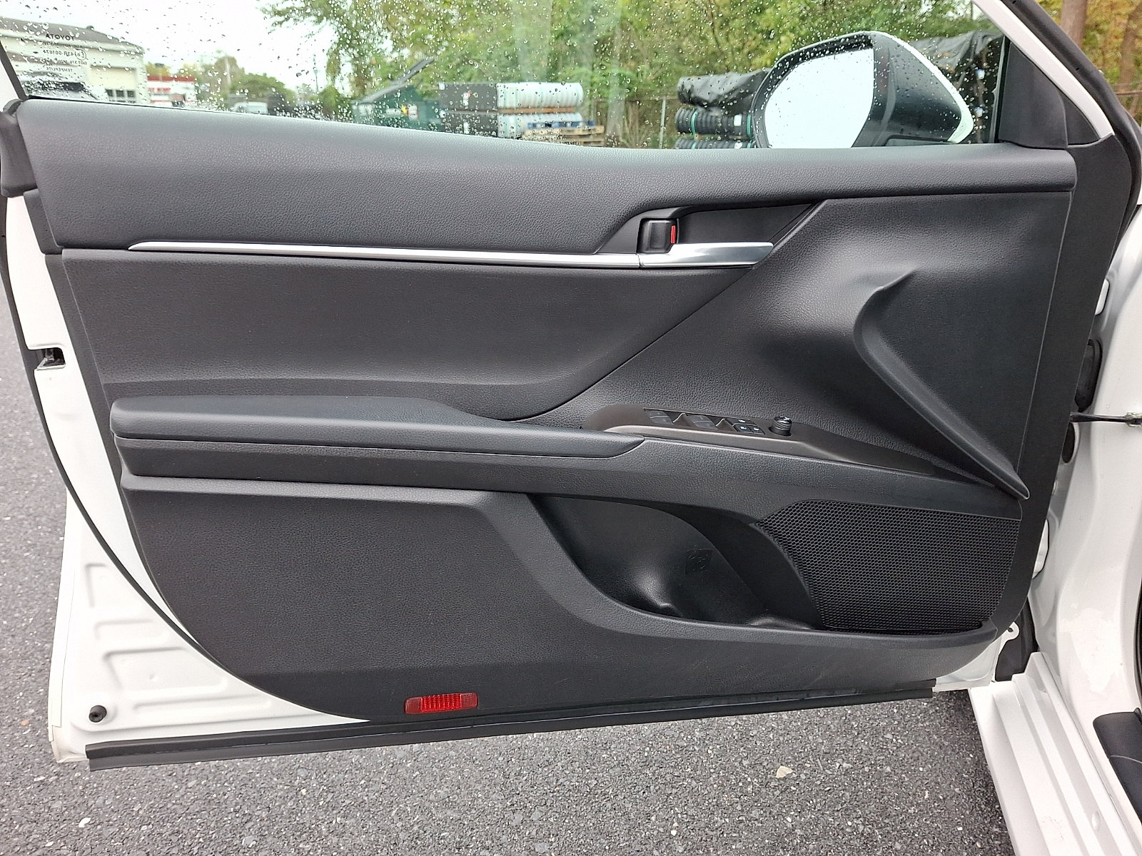 Used 2022 Toyota Camry LE FWD image 13