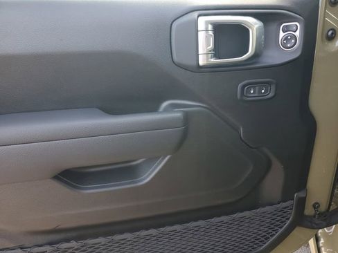 Certified 2025 Jeep Gladiator Sport image 22