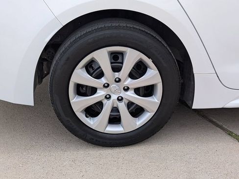 Used 2024 Toyota Corolla LE FWD image 4