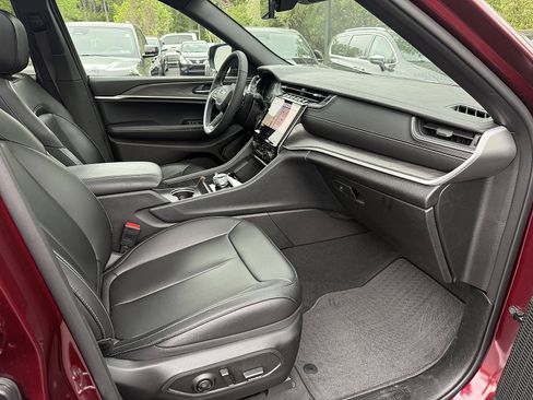 Certified 2025 Jeep Grand Cherokee Limited AWD/4WD image 11