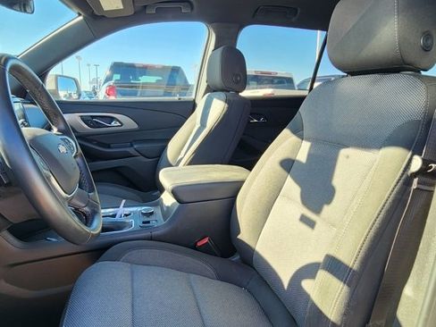 Used 2023 Chevrolet Traverse LT image 6