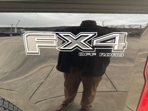 New 2026 Ford F250 XLT w/ XLT Premium Package AWD/4WD image 24