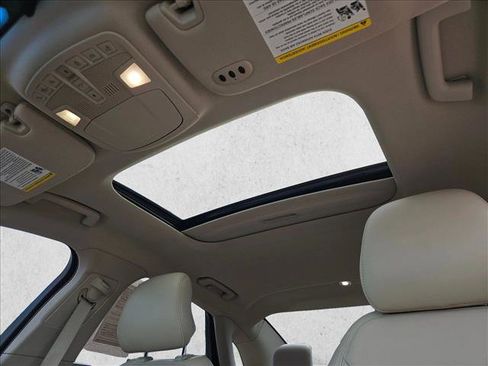 Used 2019 Lincoln MKZ Reserve image 17