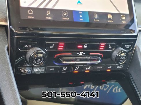 Used 2023 Jeep Grand Cherokee Limited w/ Black Appearance Package image 25