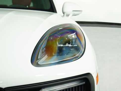 Used 2023 Porsche Macan GTS w/ Premium Package Plus image 28