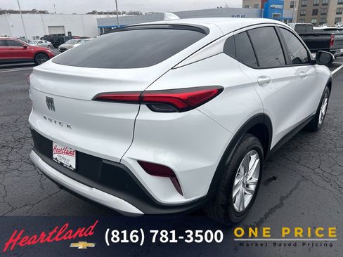 Used 2025 Buick Envista Preferred image 5