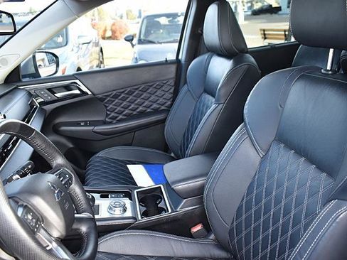 Used 2023 Mitsubishi Outlander SEL image 11