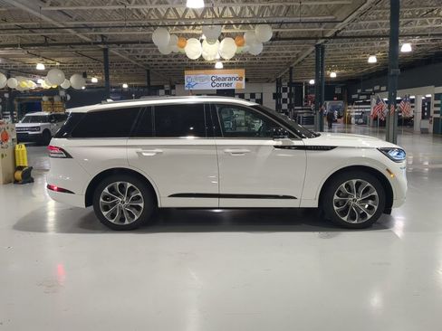 Used 2023 Lincoln Aviator Grand Touring w/ Elements Package Plus AWD/4WD image 20