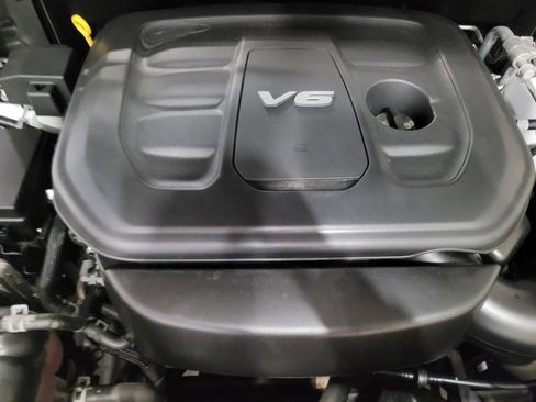 Used 2019 Jeep Grand Cherokee Altitude image 30