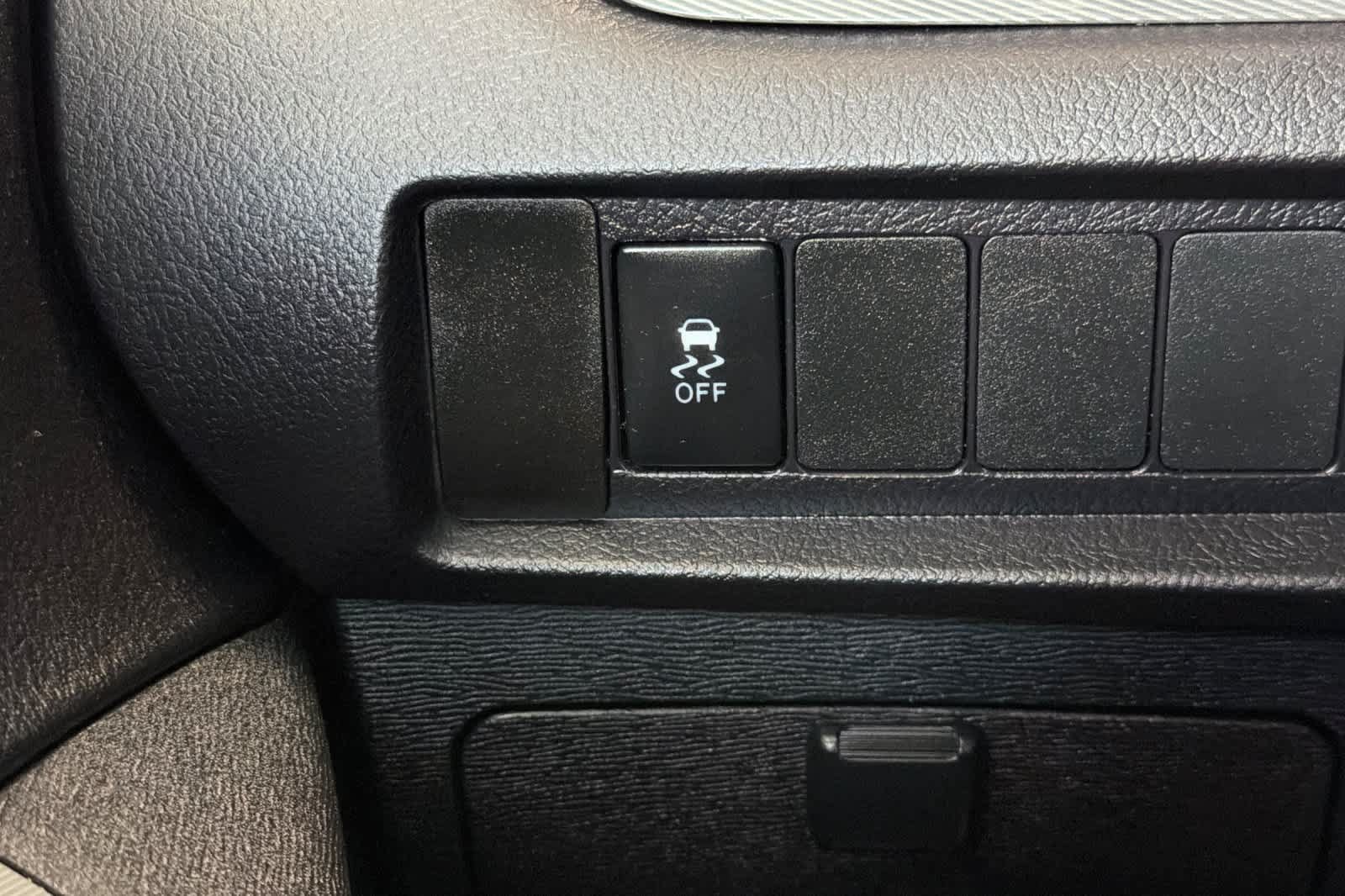 Used 2016 Toyota Sienna SE FWD image 29