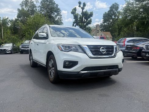 Used 2017 Nissan Pathfinder SV w/ Trailer Tow Package AWD/4WD image 1