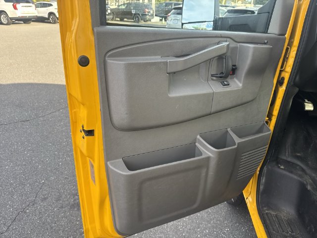 Used 2023 GMC Savana 3500 Extended w/ Power Convenience Package RWD image 17