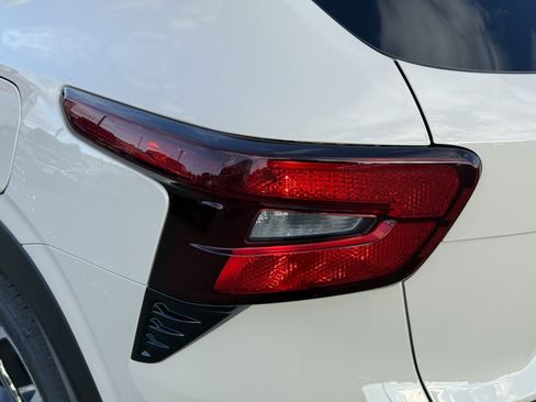 New 2026 Chevrolet Trax RS w/ Sunroof Package image 33