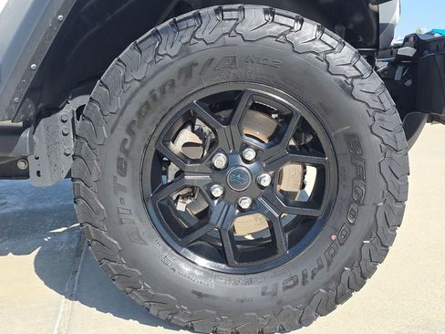 Used 2024 Jeep Wrangler Unlimited AWD/4WD image 11