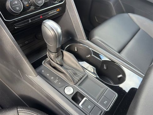 Used 2023 Volkswagen Atlas Cross Sport SE w/ Panoramic Sunroof Package image 18