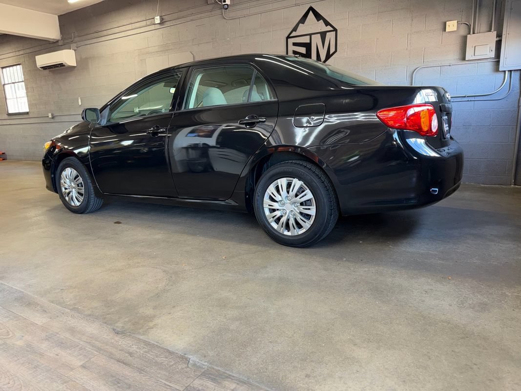 Used 2010 Toyota Corolla LE FWD image 2