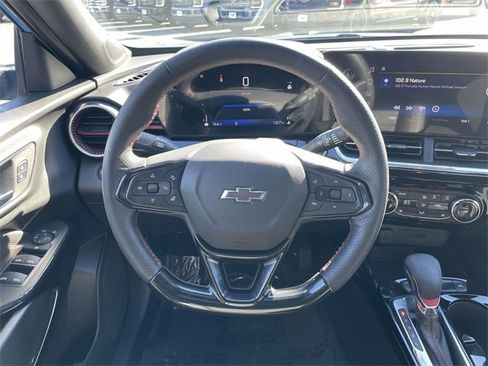 Used 2024 Chevrolet Trax RS w/ Driver Confidence Package image 8