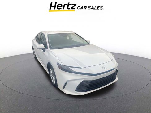 Used 2025 Toyota Camry LE image 1