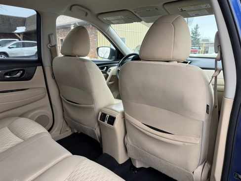 Used 2020 Nissan Rogue SV image 17