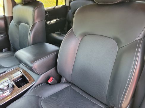 Used 2016 INFINITI QX80 Luxe w/ 22" Wheel Package image 6