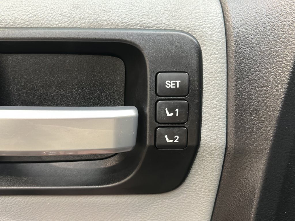 Used 2018 Toyota Sequoia Platinum AWD/4WD image 16