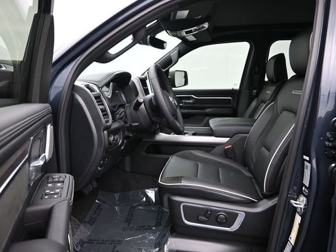 New 2026 RAM 1500 Laramie AWD/4WD image 13