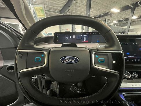 Used 2025 Ford Expedition Platinum w/ Platinum Ultimate Package image 29