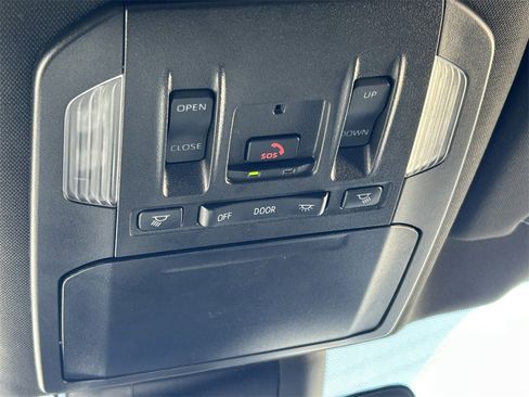 Used 2024 Toyota Highlander XSE image 21