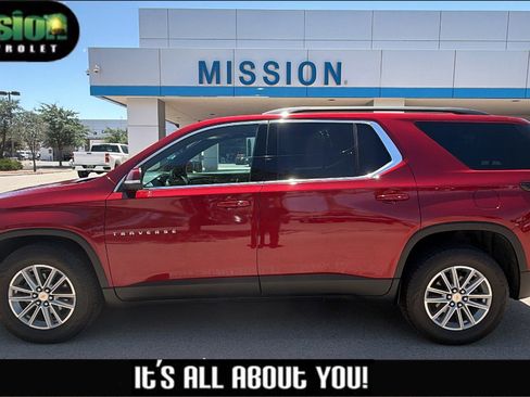 Used 2022 Chevrolet Traverse LT AWD/4WD image 1